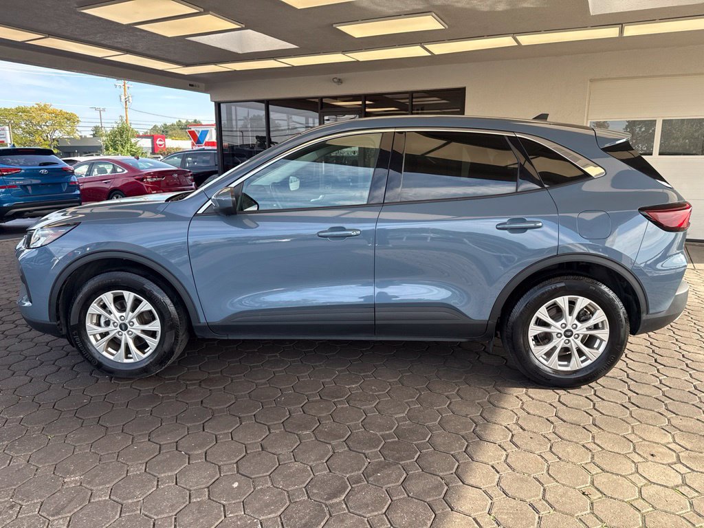 Used 2024 Ford Escape Active w/ Tech Pack #2 AWD/4WD image 9