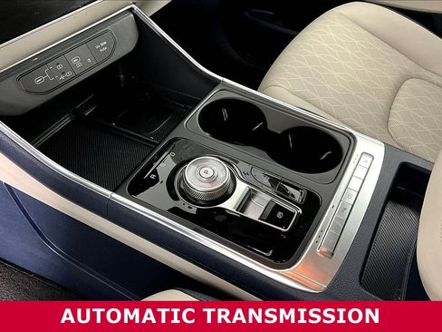 Used 2025 Kia Carnival EX FWD image 16