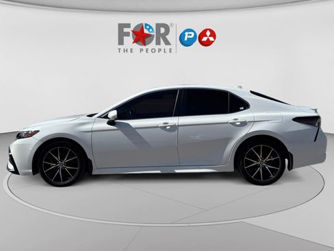 Used 2024 Toyota Camry SE w/ Convenience Package FWD image 2