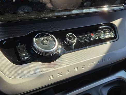 New 2026 Ford Expedition Active image 17