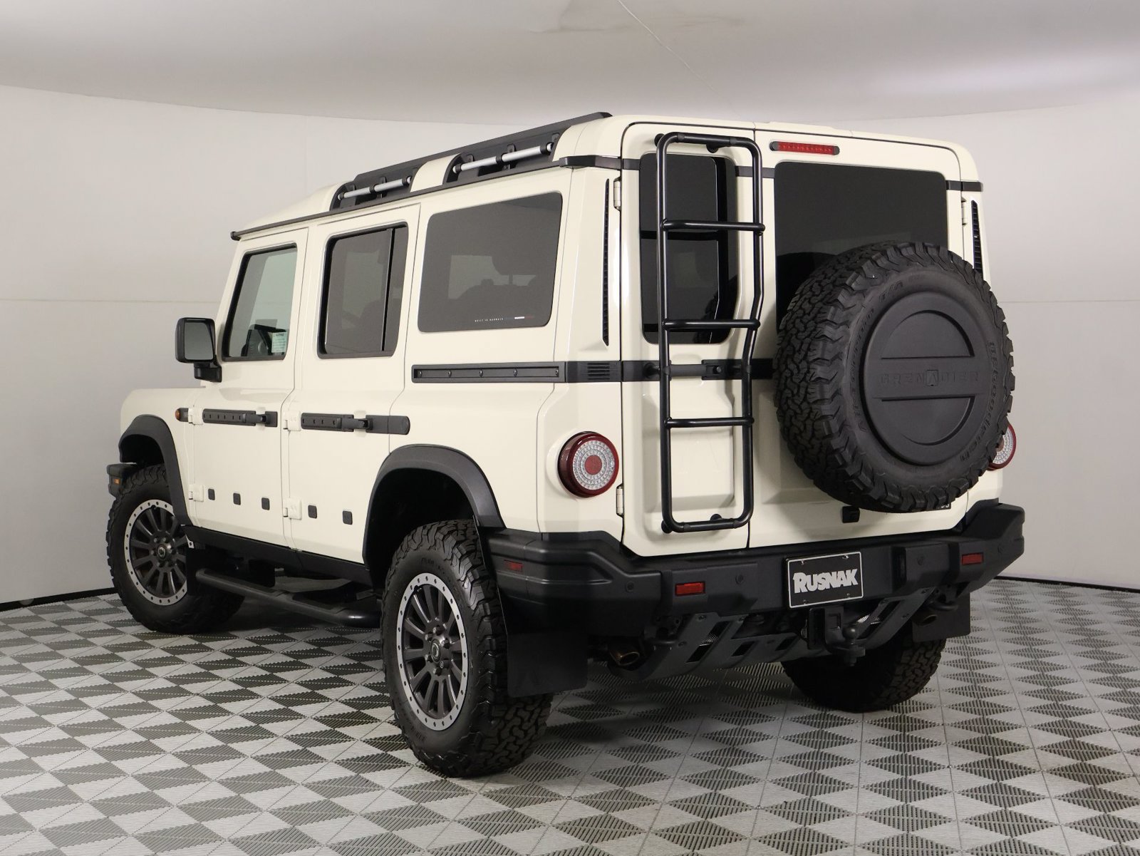 Used 2025 INEOS Grenadier Station Wagon AWD/4WD image 4