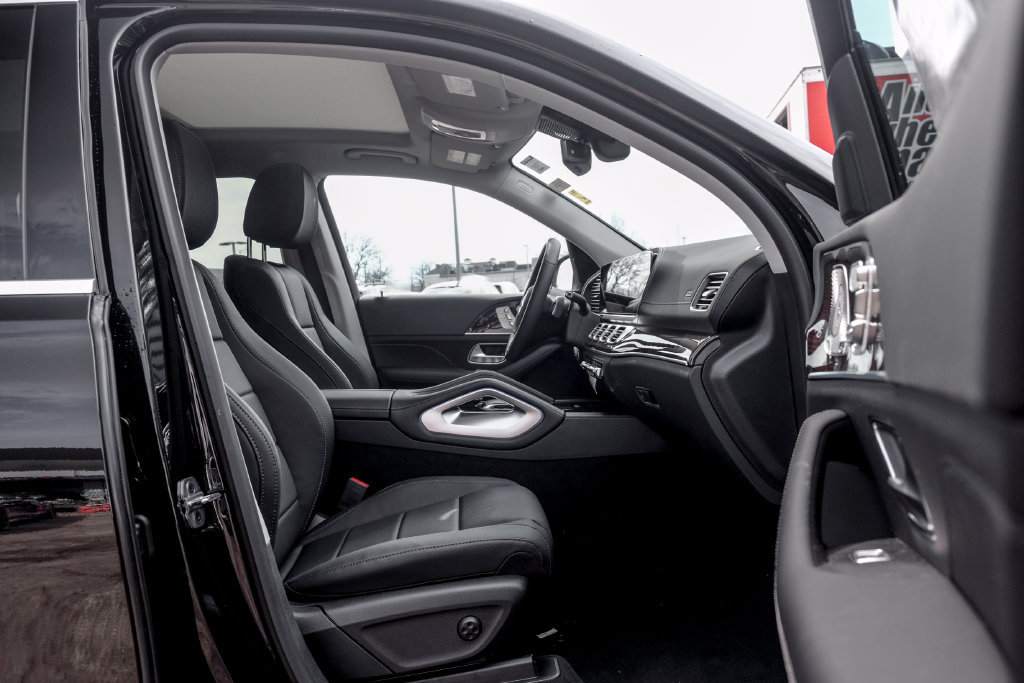 Used 2026 Mercedes-Benz GLS 450 4MATIC image 24