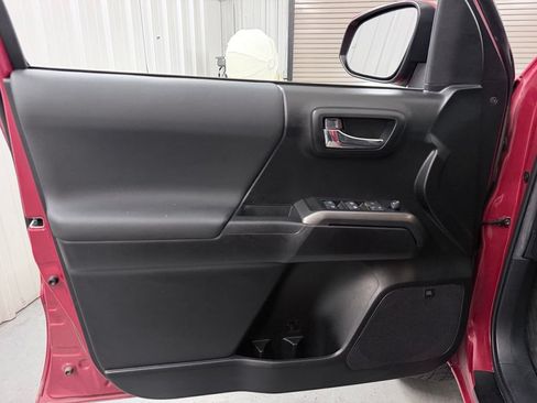 Used 2022 Toyota Tacoma TRD Sport w/ TRD Premium Sport Package AWD/4WD image 12