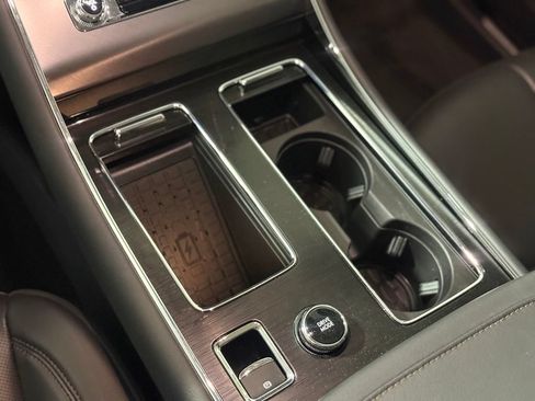 Used 2025 Lincoln Aviator AWD w/ Jet Appearance Package image 17