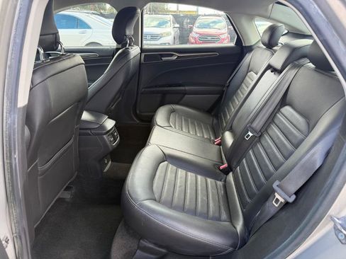 Used 2015 Ford Fusion SE w/ Equipment Group 202A image 12