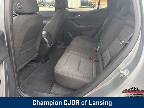 Used 2025 Chevrolet Equinox LT FWD image 36