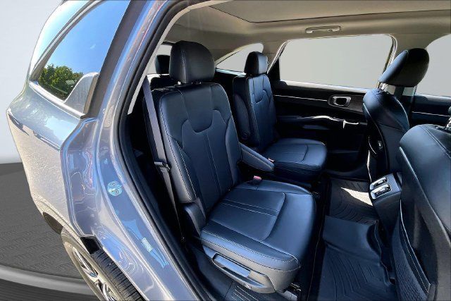 Used 2021 Kia Sorento EX w/ Panoramic Sunroof Package AWD/4WD image 24