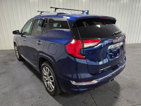 Used 2022 GMC Terrain Denali w/ Denali Premium Package AWD/4WD image 3