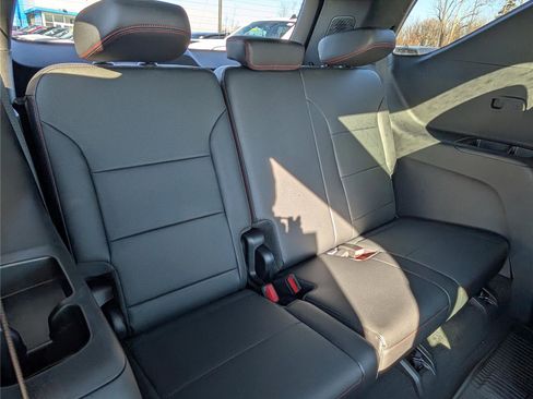 New 2026 Chevrolet Traverse Z71 w/ Driver Confidence Package image 9