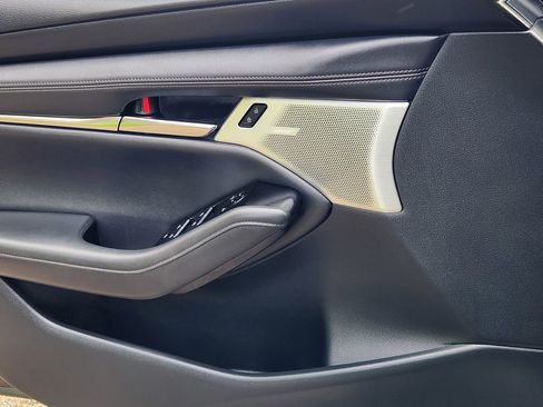 Certified 2025 MAZDA MAZDA3 Hatchback w/Premium Plus Pkg image 22