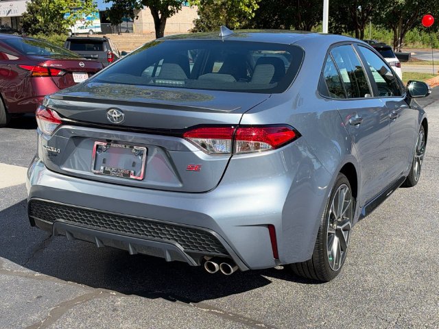 Used 2022 Toyota Corolla SE w/ SE Premium Package FWD image 3