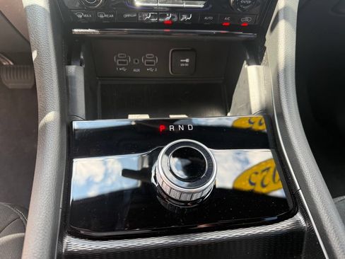 Used 2025 Jeep Grand Cherokee 4WD image 24