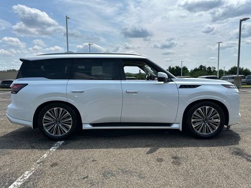 Certified 2026 INFINITI QX80 Luxe w/ Exterior Package AWD/4WD image 14