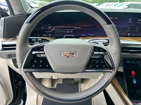 Used 2025 Cadillac Escalade Premium Luxury Platinum w/ LPO, Floor Liner Package AWD/4WD image 22