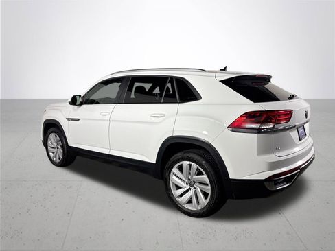 Used 2023 Volkswagen Atlas Cross Sport SE w/ Panoramic Sunroof Package image 9