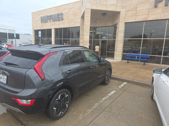Certified 2023 Kia Niro Wind FWD image 3