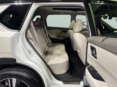 Used 2023 Nissan Rogue SL w/ SL Premium Package image 27