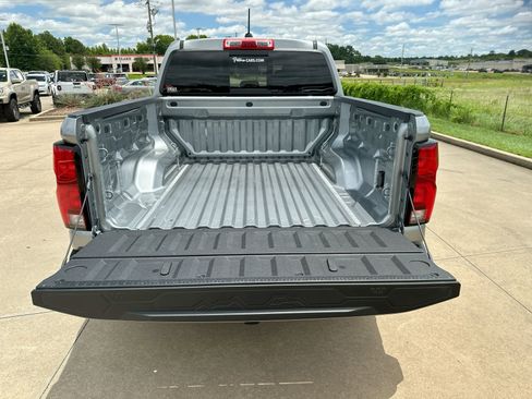 Used 2024 Chevrolet Colorado Z71 w/ Z71 Convenience Package 2 image 24