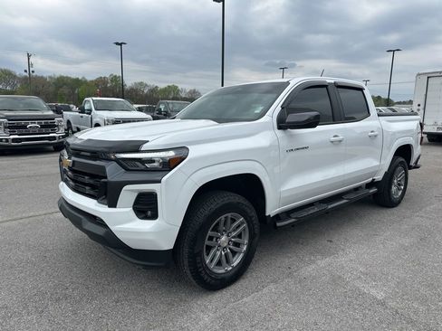 Used 2024 Chevrolet Colorado LT w/ LT Convenience Package III AWD/4WD image 3