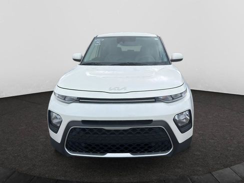 Used 2022 Kia Soul LX w/ Technology Package FWD image 2