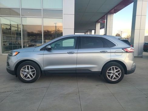 Used 2024 Ford Edge SEL image 4