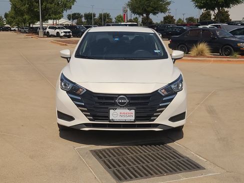 Certified 2023 Nissan Versa SV FWD image 5