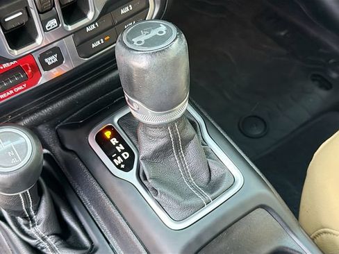 Used 2019 Jeep Wrangler Unlimited Rubicon AWD/4WD image 17