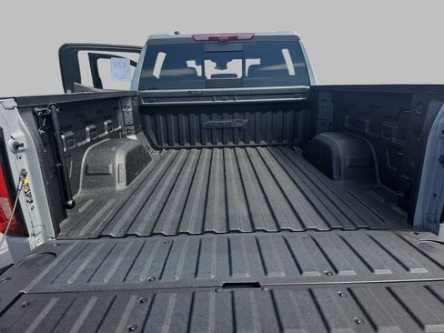 Used 2024 GMC Sierra 1500 AT4 w/ Technology Package AWD/4WD image 15