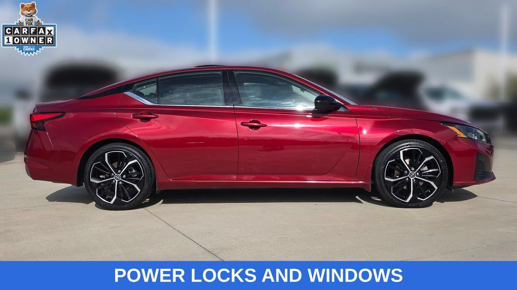Used 2024 Nissan Altima 2.5 SR FWD image 6