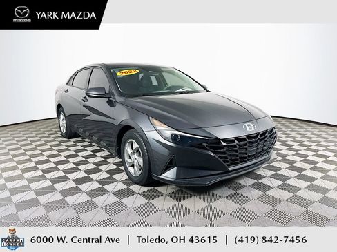 Used 2022 Hyundai Elantra SE FWD image 1