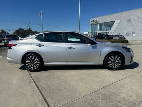 Used 2024 Nissan Altima 2.5 SV image 4