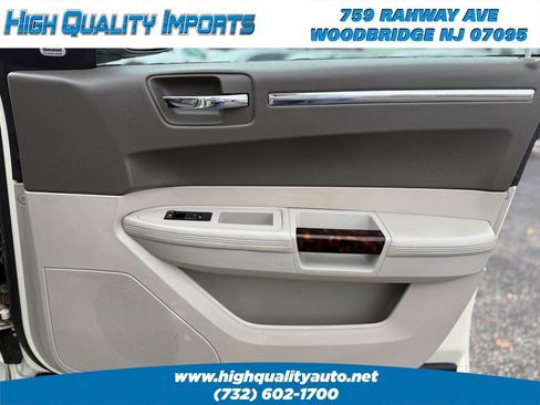 Used 2009 Chrysler 300 C image 54