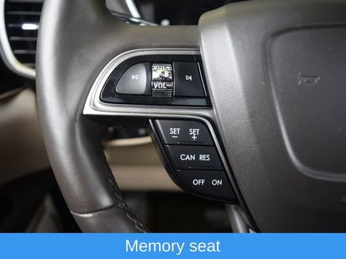 Used 2019 Lincoln Nautilus Select FWD image 6