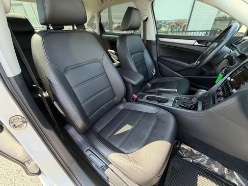 Used 2014 Volkswagen Passat 1.8T SE FWD image 12