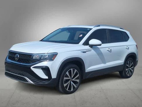 Used 2022 Volkswagen Taos SE AWD/4WD image 4