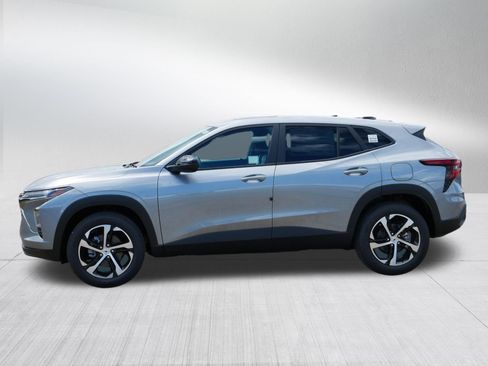New 2026 Chevrolet Trax RS w/ Sunroof Package FWD image 2