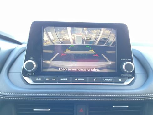 Used 2025 Nissan Rogue SV image 26