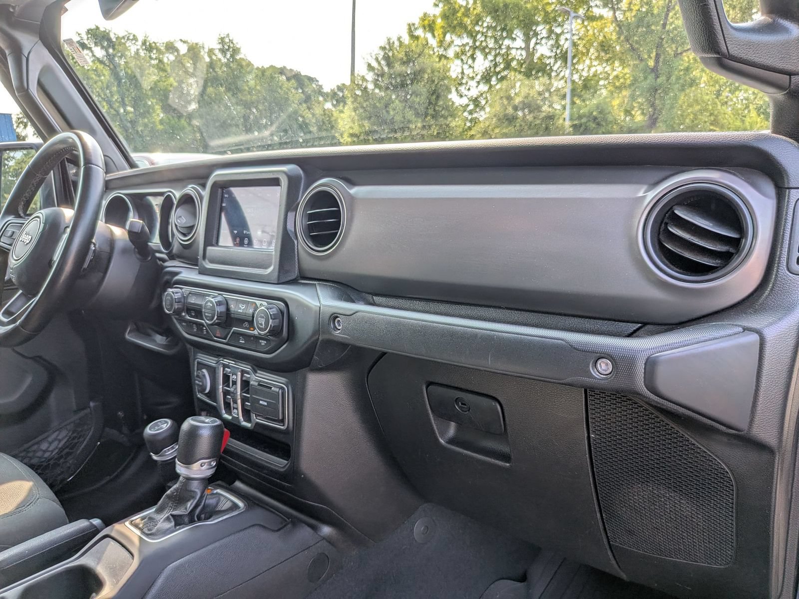 Used 2022 Jeep Gladiator Sport AWD/4WD image 34