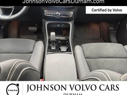 Used 2024 Volvo XC40 Recharge Plus image 11