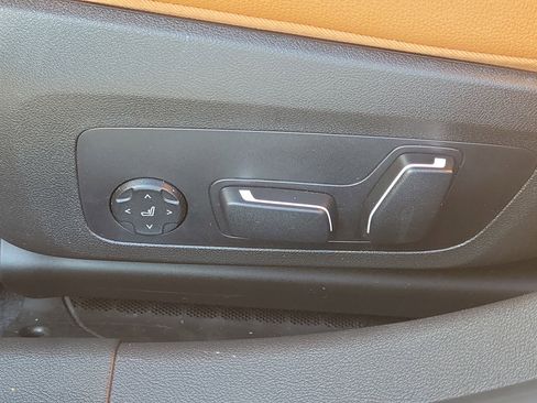 Certified 2025 BMW 330i Sedan w/ Convenience Package image 20