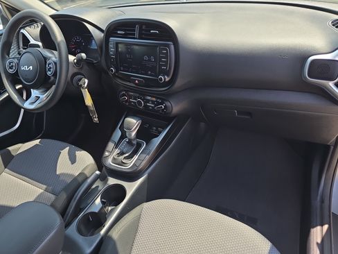 Certified 2022 Kia Soul LX image 11