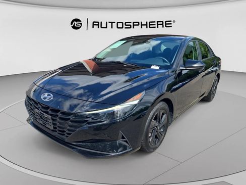 Used 2023 Hyundai Elantra SEL FWD image 3