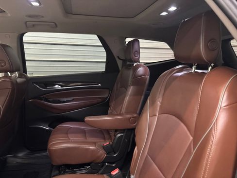 Used 2018 Buick Enclave Avenir w/ Avenir Technology Package AWD/4WD image 24