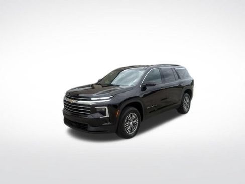 Used 2025 Chevrolet Traverse LT FWD image 7