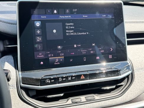 Used 2022 Jeep Compass Latitude image 23