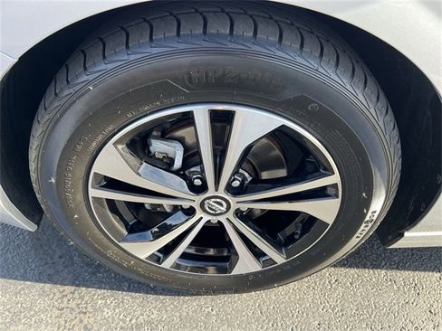 Used 2023 Nissan Sentra SV image 16