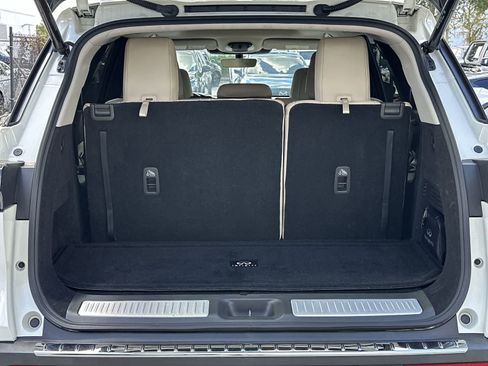 Used 2023 INFINITI QX60 Luxe w/ Cargo Package AWD/4WD image 16