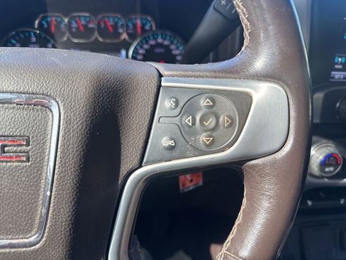 Used 2018 GMC Sierra 1500 SLT w/ SLT Premium Package AWD/4WD image 14