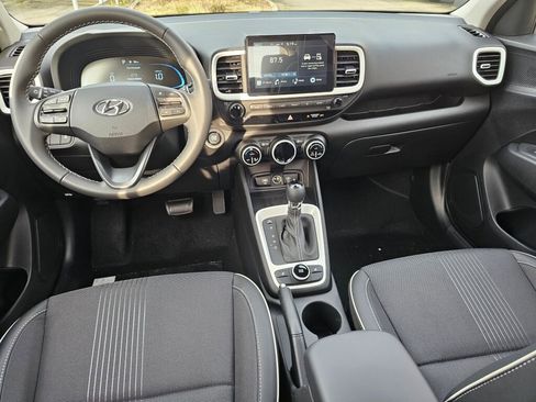 Used 2026 Hyundai Venue SEL image 17