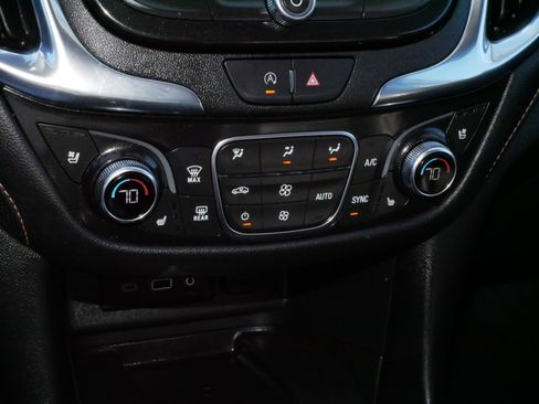 Used 2023 Chevrolet Equinox Premier image 23